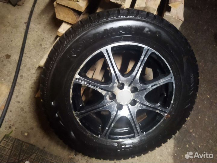 R16 Nokian Tyres Nordman 4 215/65, PCD 5x100 DIA 57.1