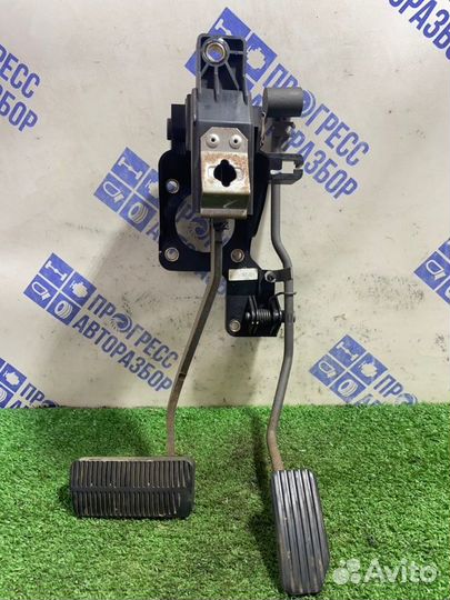 Педальный узел Chevrolet Lacetti хэтчбек 1.6 F16D3