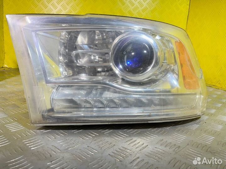 Фара левая Dodge Ram Iv (2008-2019) 5.7 I EZN 2014