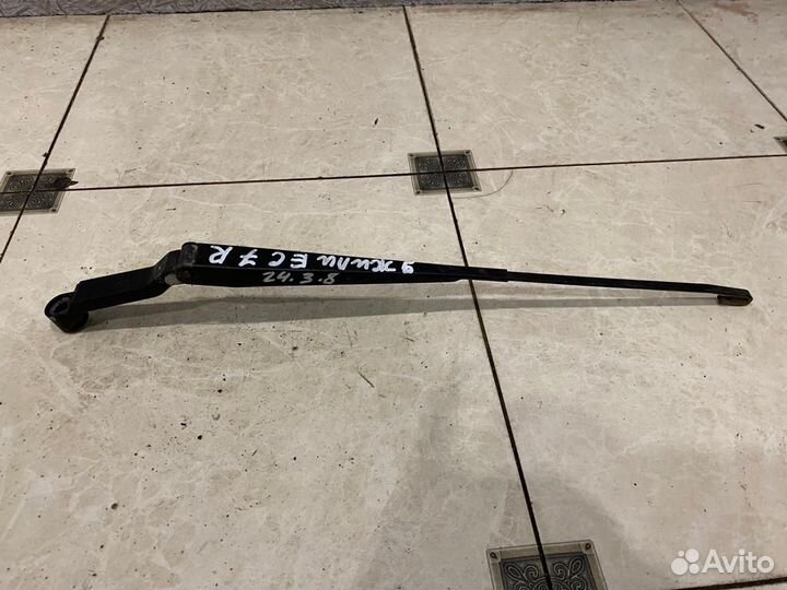 Поводок дворника правый Geely Emgrand EC7