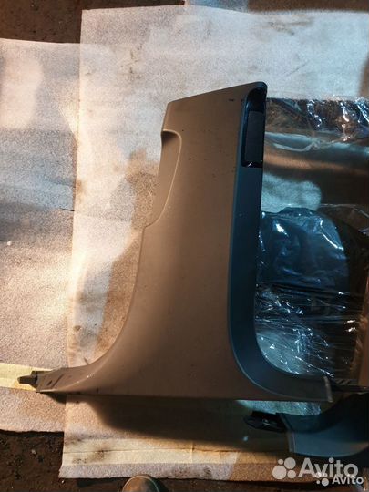 Обшивка стойки Ауди А8 Д4