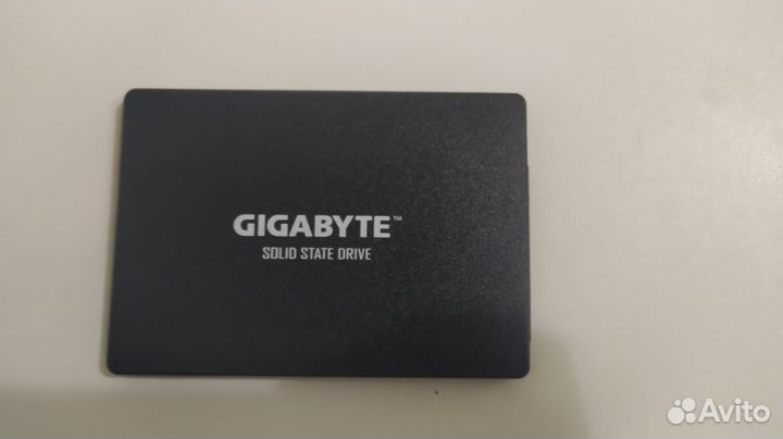 SATA накопитель gigabyte