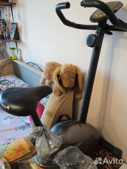 Спортивный велотренажёр