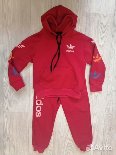 Спортивный костюм для двойни