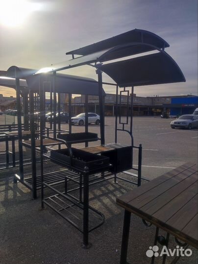 Мангал с крышей