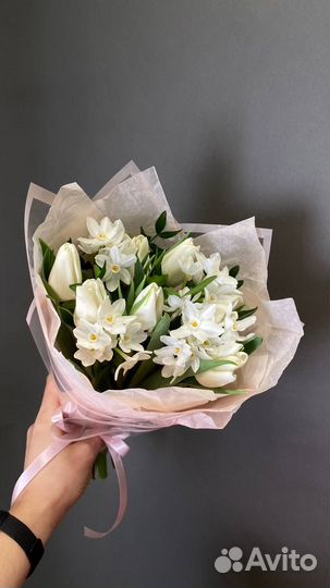 Тюльпаны нарциссы весенний букет