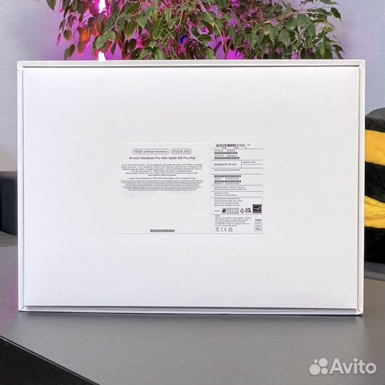 Коробка MacBook Pro 16 2023 M2 Pro (16/512GB)