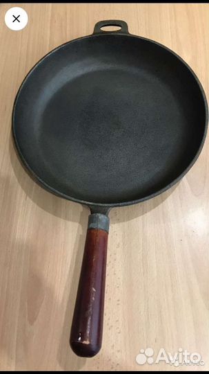 Чугунная сковорода