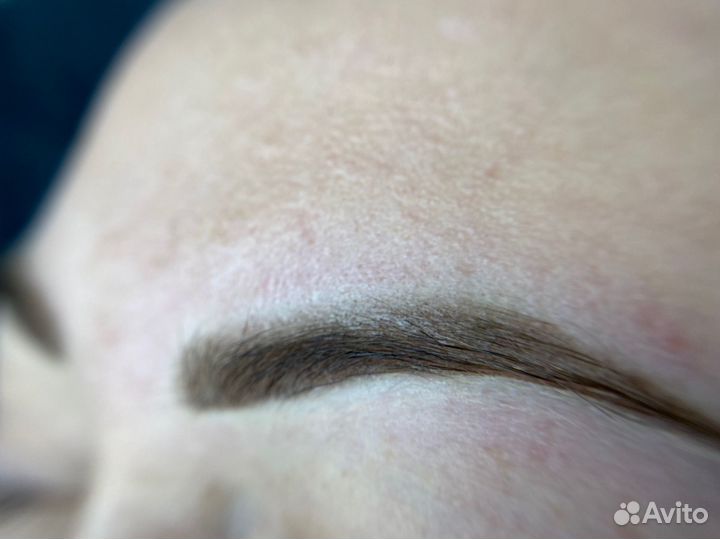 Перманентный макияж бровей