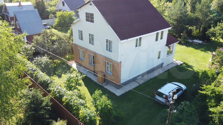 Дом 245 м² на участке 18,3 сот.