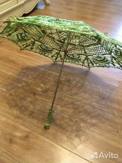 Зонт вязание зеленый и Нитки метанит 150 м серебро