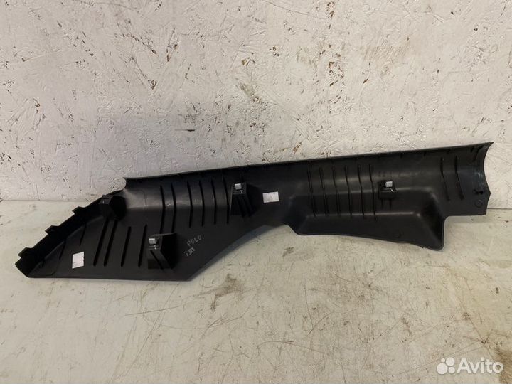 Накладка на стойку кузова Volkswagen Polo cедан