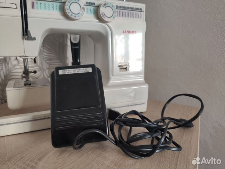 Швейная машинка janome