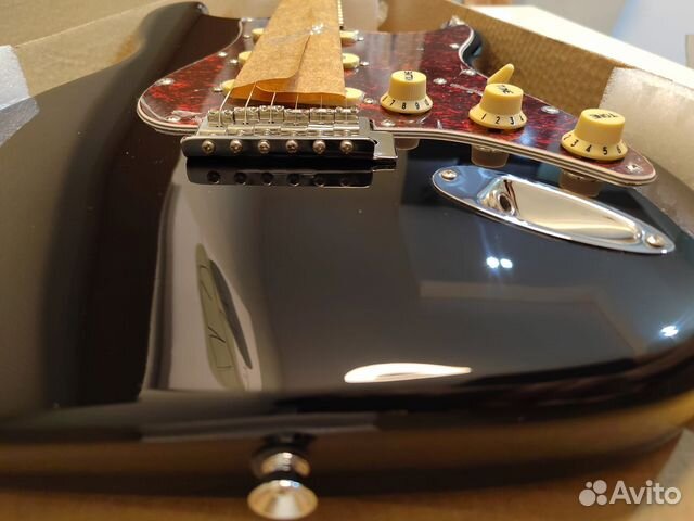 Электрогитара шестиструнная