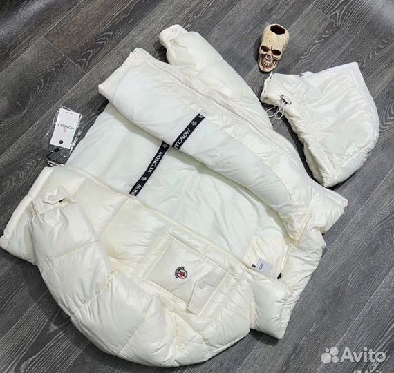 Куртка moncler белая