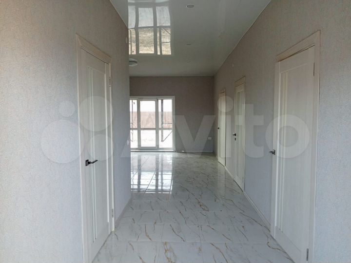Дом 180 м² на участке 8 сот.