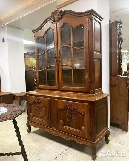Буфеты и серванты старинные