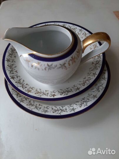 Молочник и 2 десертные тарелки гдр 60-е годы хх в