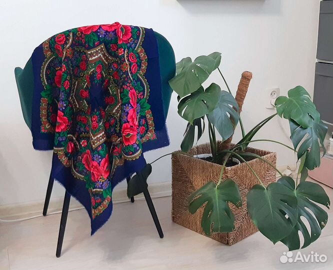 Платок шерстяной новый 70х70 цветочный принт