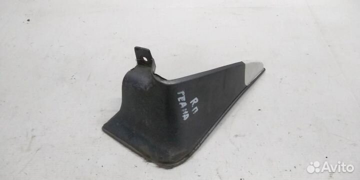 Брызговик передний правый Nissan Teana J31 03-08г