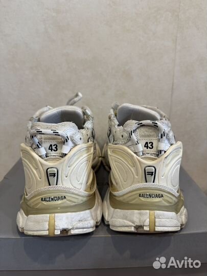 Balenciaga runner white