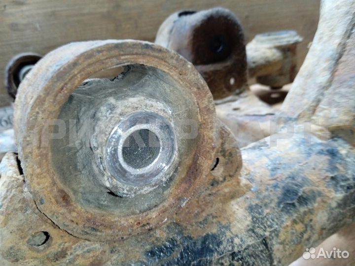 Подрамник задний Хендай Тусан 1