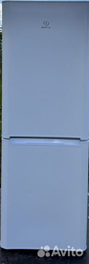 Холодильник Indesit,двухкамерный