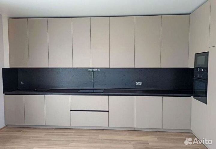 Угловой кухонный гарнитур современный