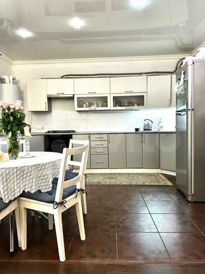 3-к. квартира, 82 м², 1/10 эт.