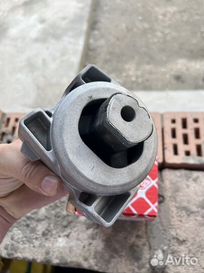 Опора двигателя Mersedes A класс