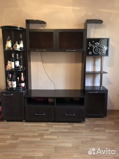 Стенка для телевизора