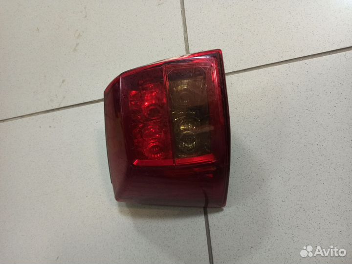 Задний левый наружний фонарь peugeot 4007