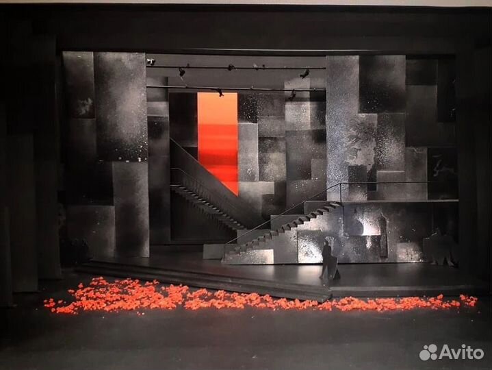 Театральные макеты, бутафория, декорации