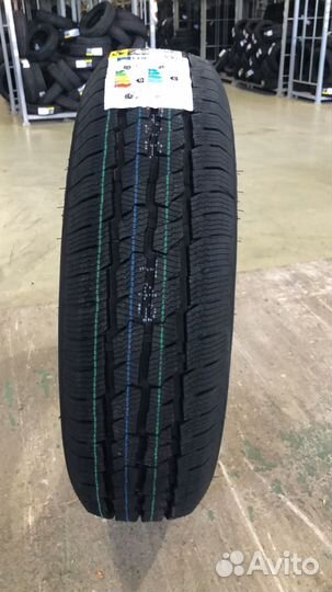 Roadmarch Snowrover 989 205/70 R15 R