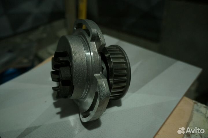 Продам новую помпу hepu p533 seat golf