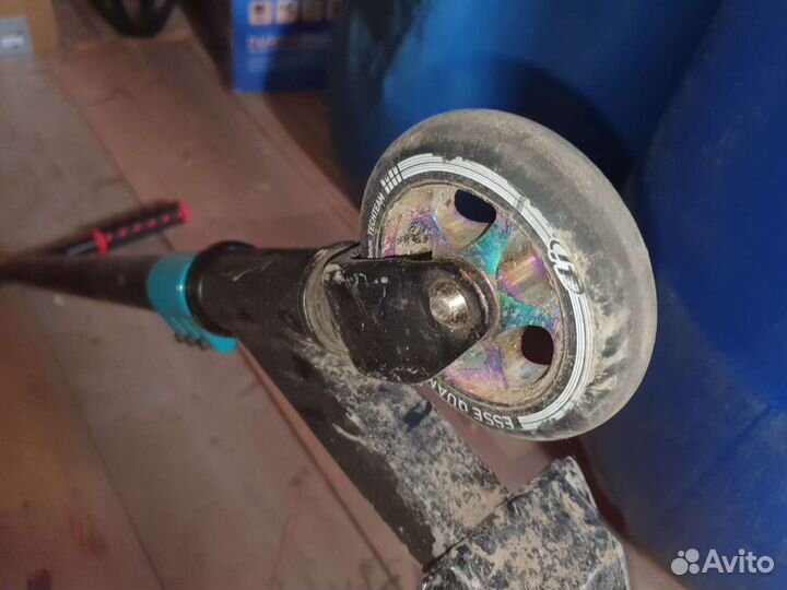 Трюковой самокат reaction