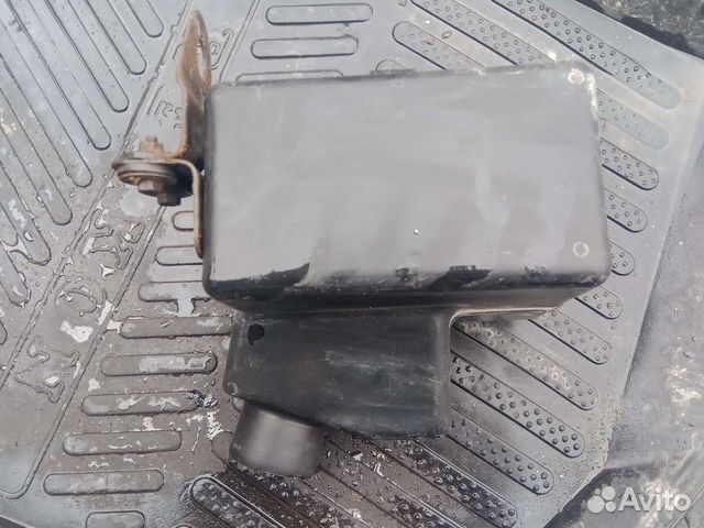 Резонатор воздушного фильтра на Киа спектра