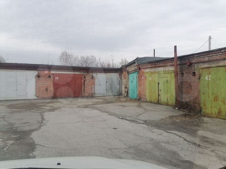 Гараж, > 30 м²