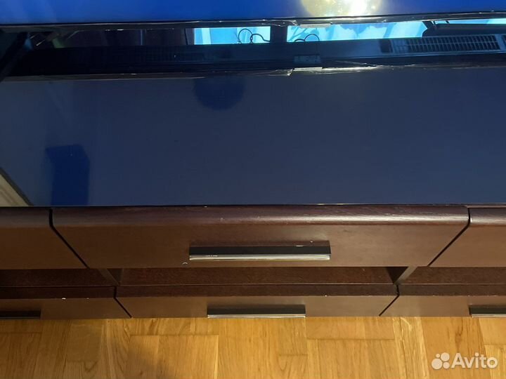 Полка под телевизор