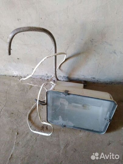 Мощный уличный прожектор