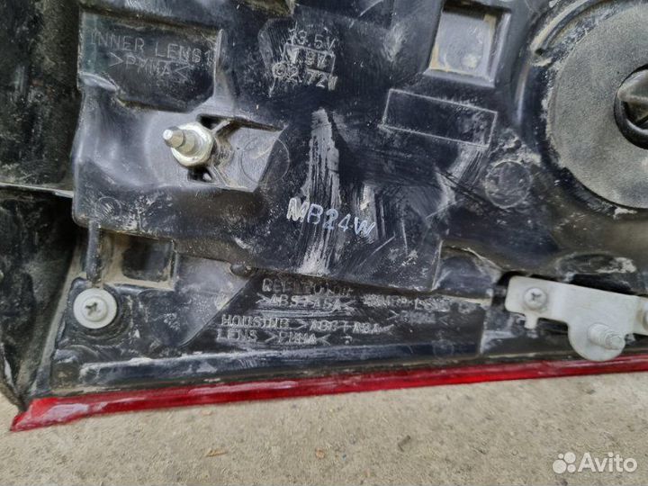 Фонарь внутренний задний правый Mitsubishi