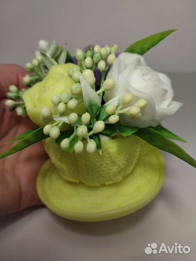 Розы в чашке