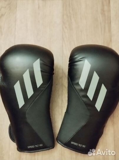 Боксерские перчатки adidas