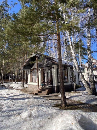 Коттедж 474 м² на участке 20 сот.