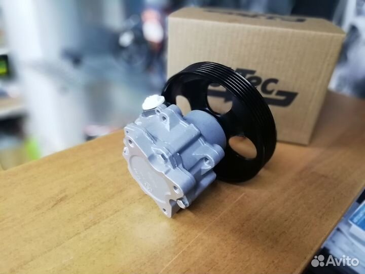 Насос гура Peugeot Partner