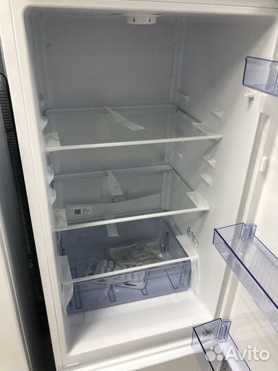 Холодильник Beko cnkdn6270K20W