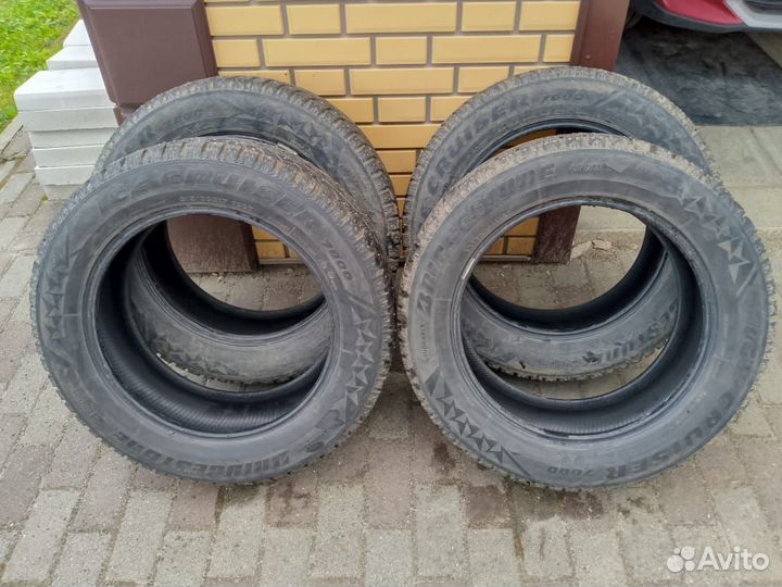 Bridgestone Ice Cruiser 7000 215/60 R17