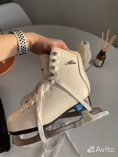 Коньки фигурные детские