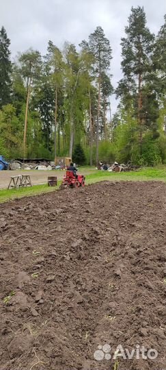 Вспашка земли минитрактором