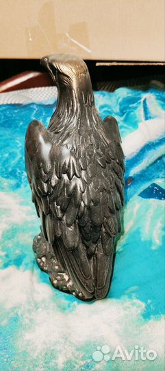 Статуэтка орла